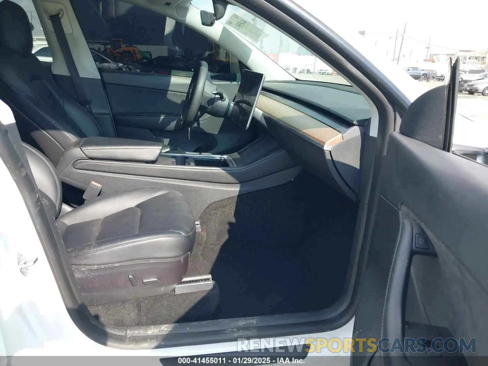 5 Photograph of a damaged car 5YJYGDEE3MF286959 TESLA MODEL Y 2021