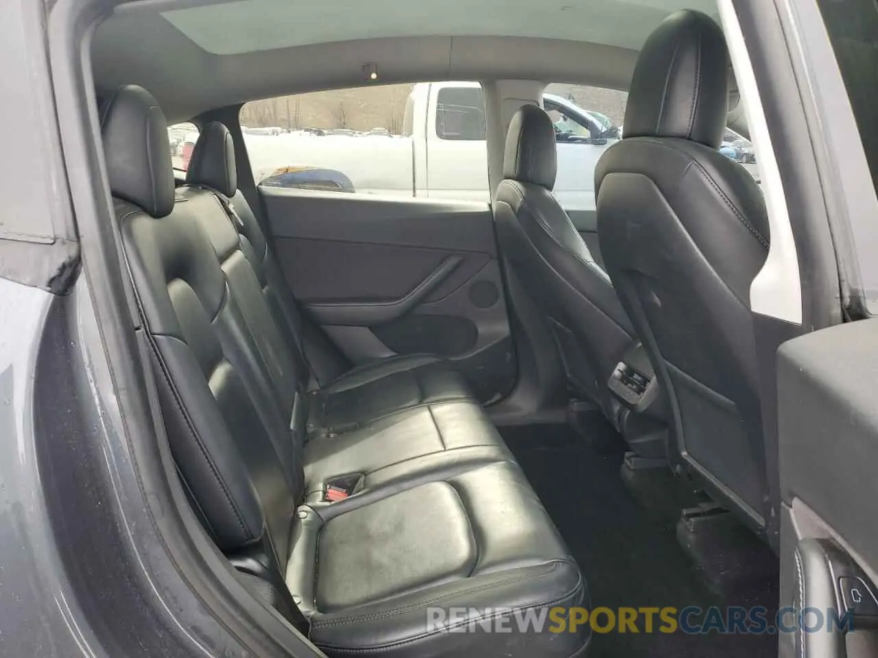 11 Photograph of a damaged car 5YJYGDEE4MF076774 TESLA MODEL Y 2021