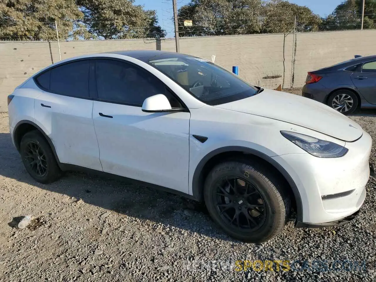4 Photograph of a damaged car 5YJYGDEE4MF087807 TESLA MODEL Y 2021