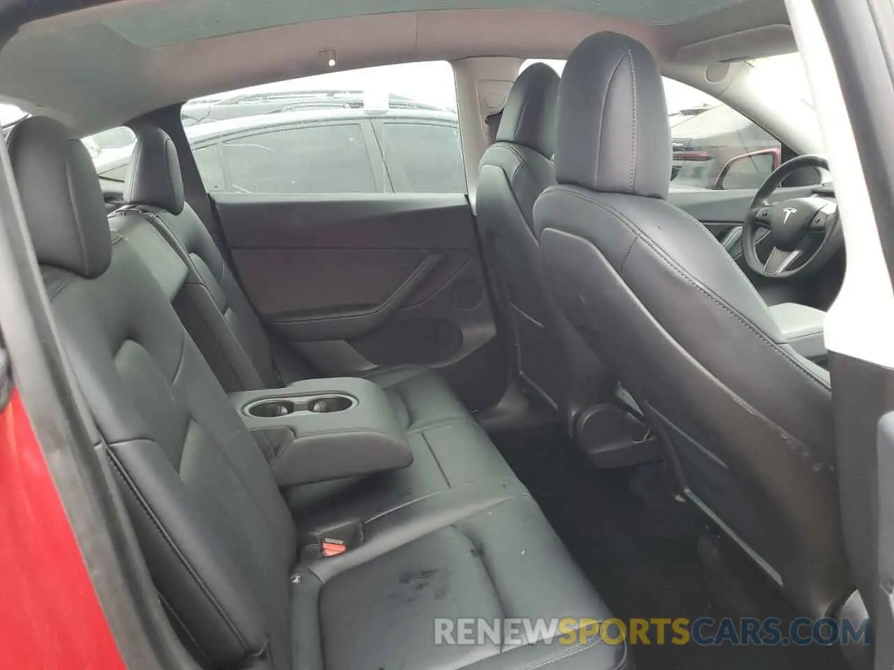 10 Photograph of a damaged car 5YJYGDEE4MF111524 TESLA MODEL Y 2021