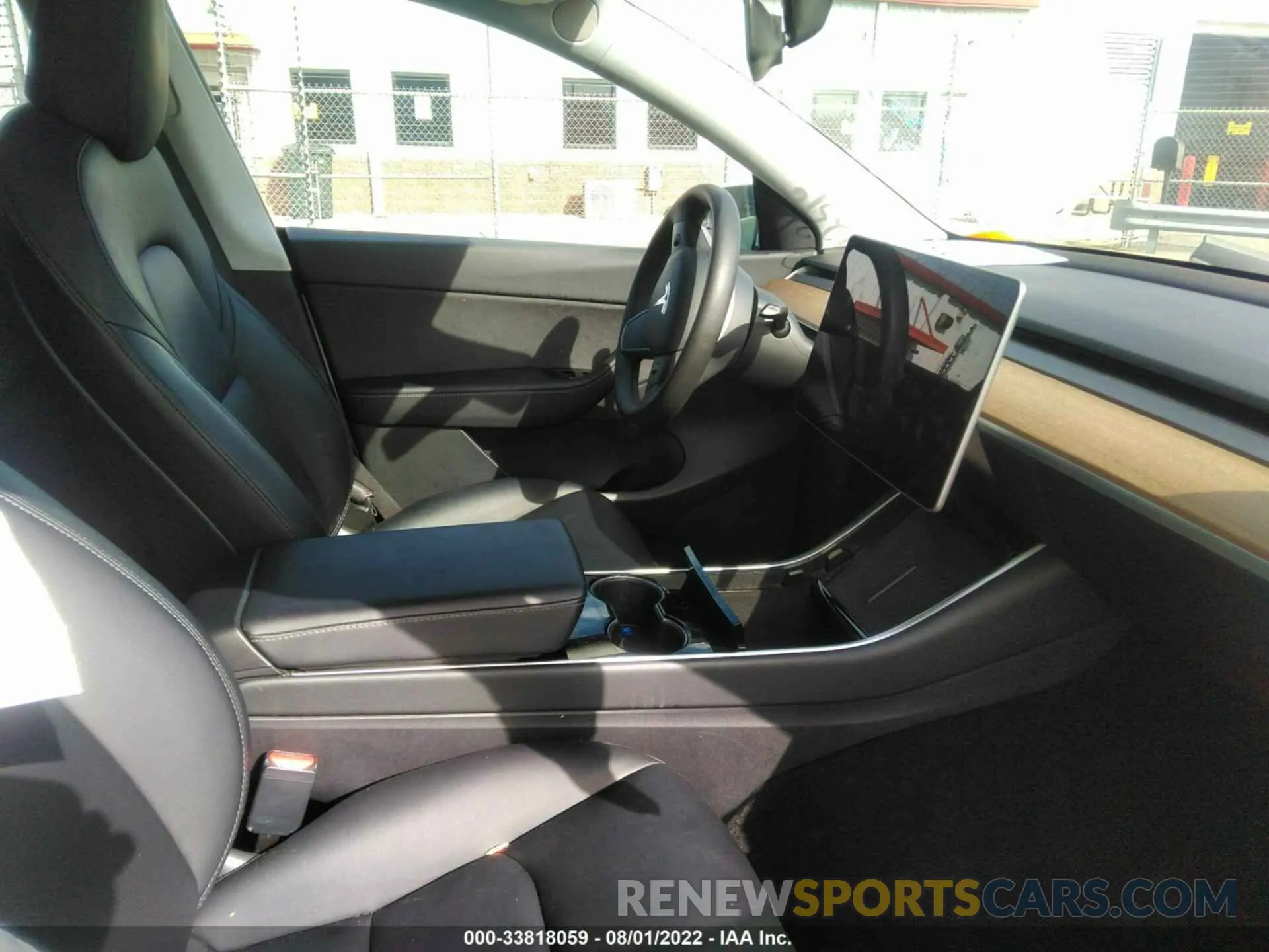 5 Photograph of a damaged car 5YJYGDEE4MF118585 TESLA MODEL Y 2021