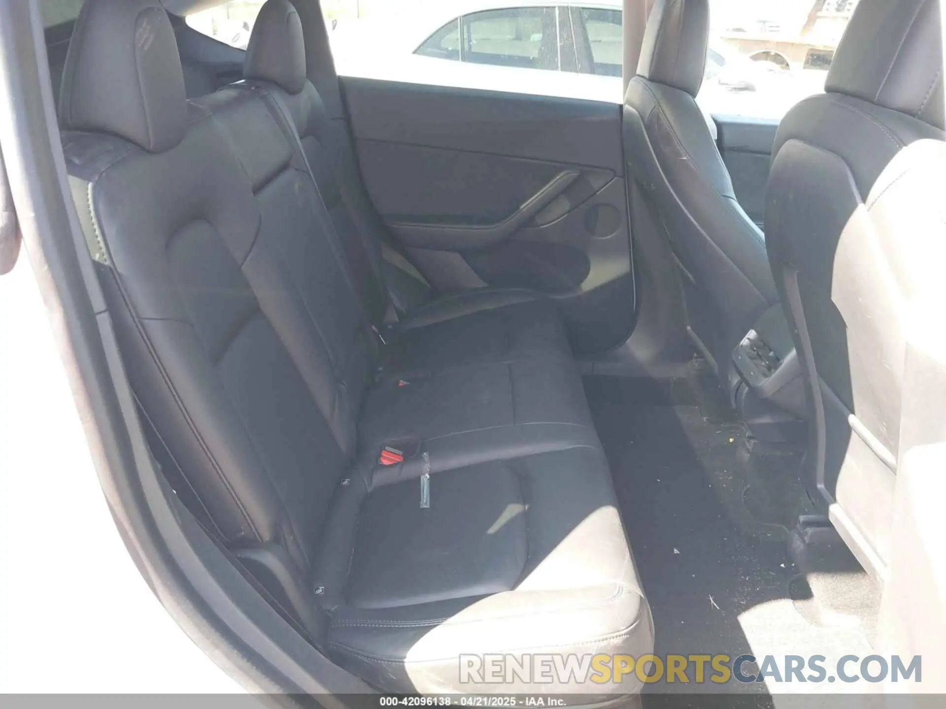 8 Photograph of a damaged car 5YJYGDEE4MF122362 TESLA MODEL Y 2021