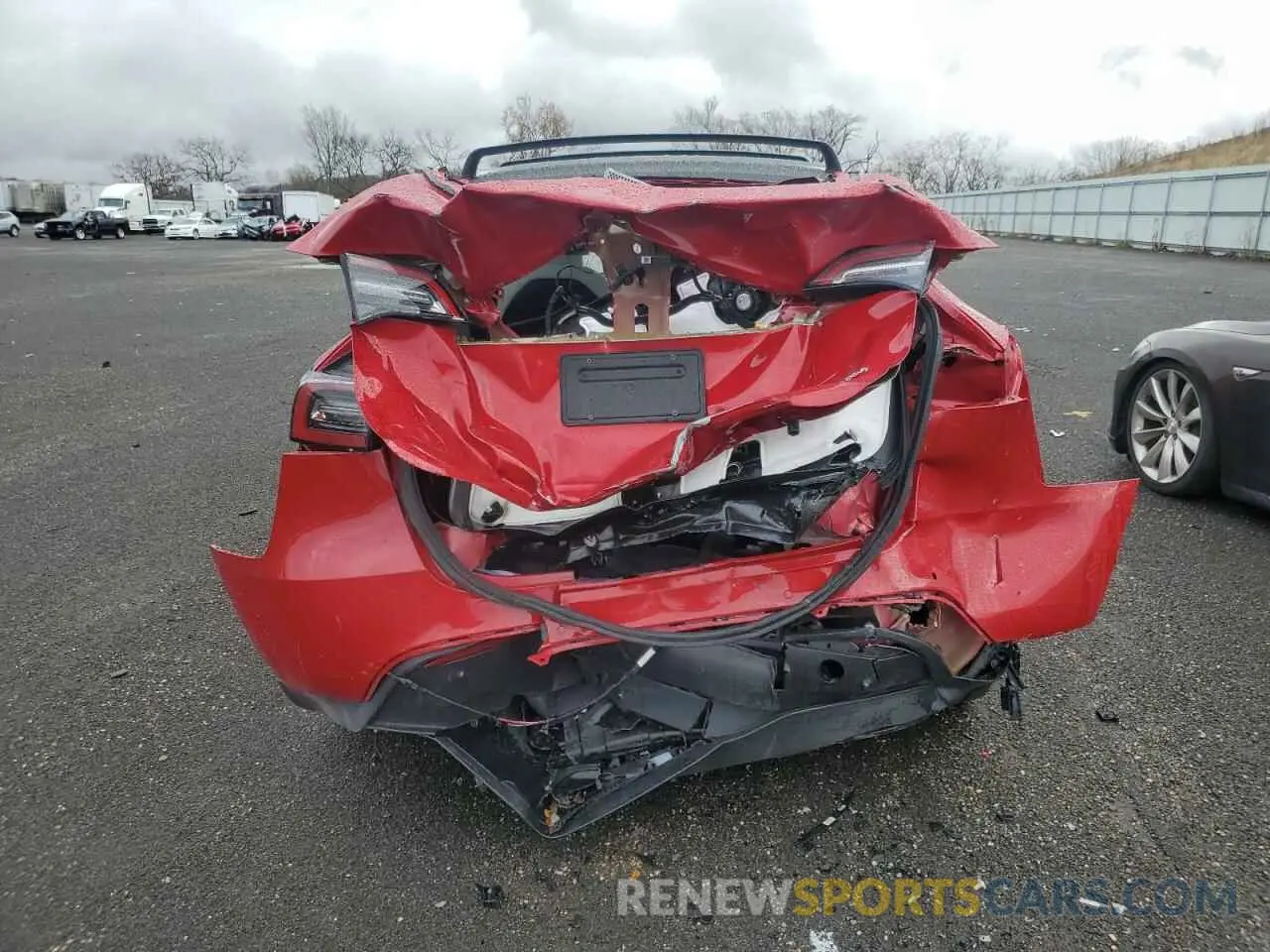 6 Photograph of a damaged car 5YJYGDEE4MF144152 TESLA MODEL Y 2021