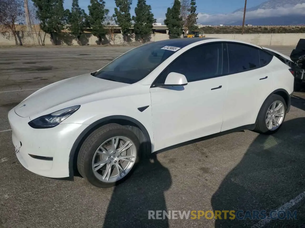 1 Фотография поврежденного автомобиля 5YJYGDEE4MF204219 TESLA MODEL Y 2021