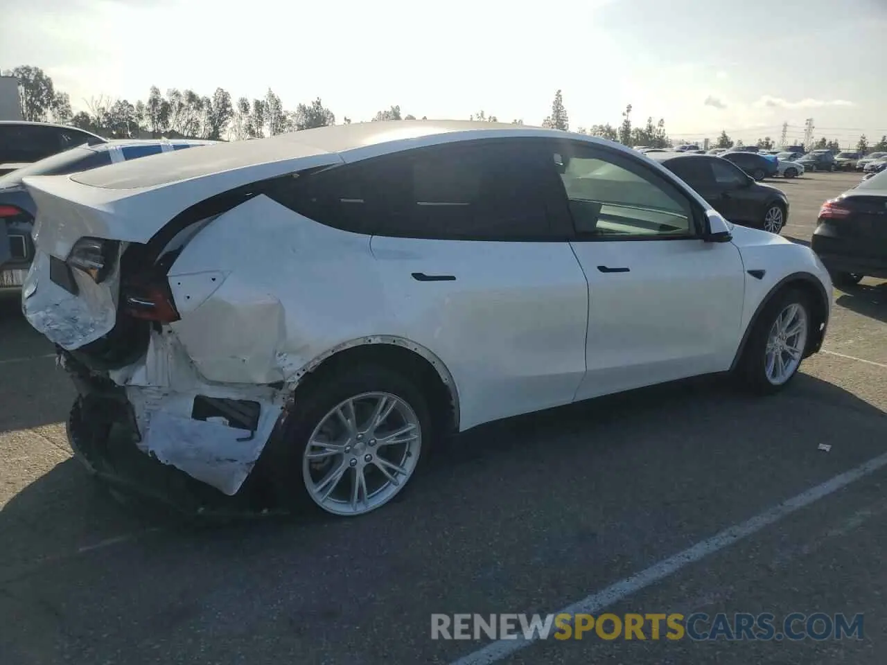 3 Фотография поврежденного автомобиля 5YJYGDEE4MF204219 TESLA MODEL Y 2021