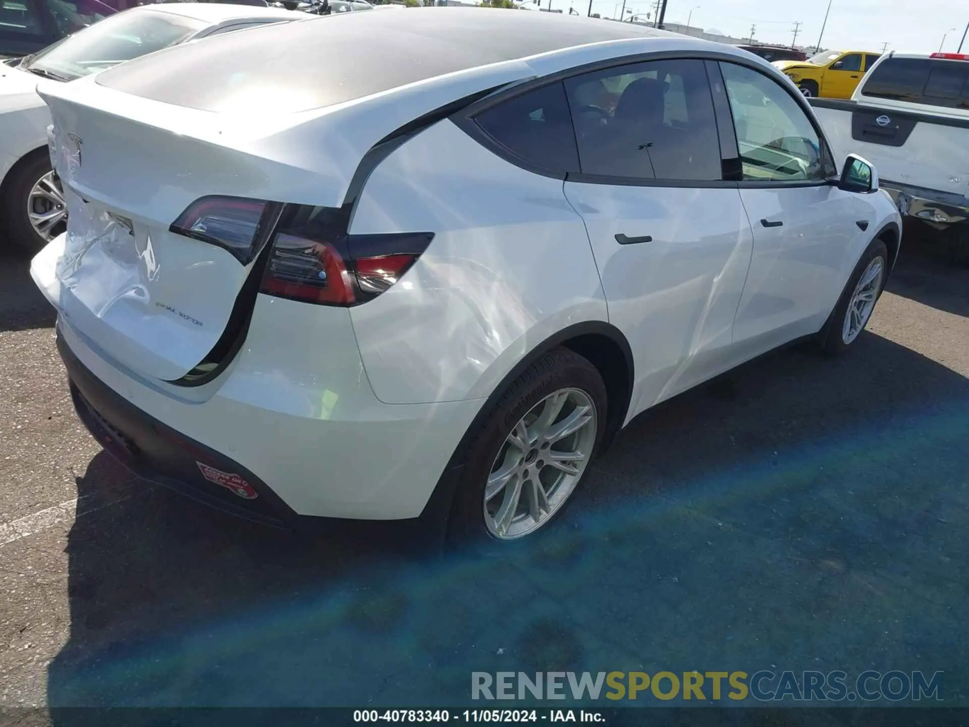 4 Photograph of a damaged car 5YJYGDEE4MF230027 TESLA MODEL Y 2021