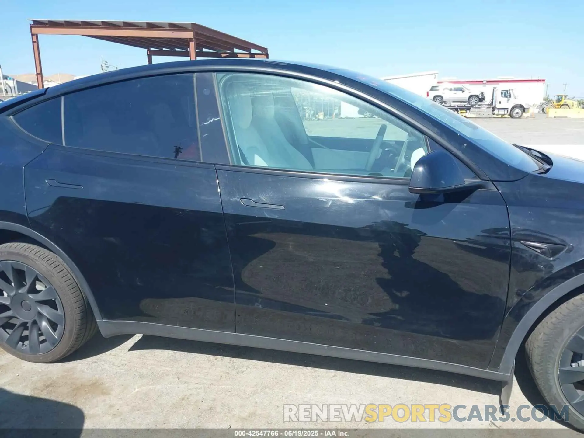 14 Фотография поврежденного автомобиля 5YJYGDEE4MF230965 TESLA MODEL Y 2021