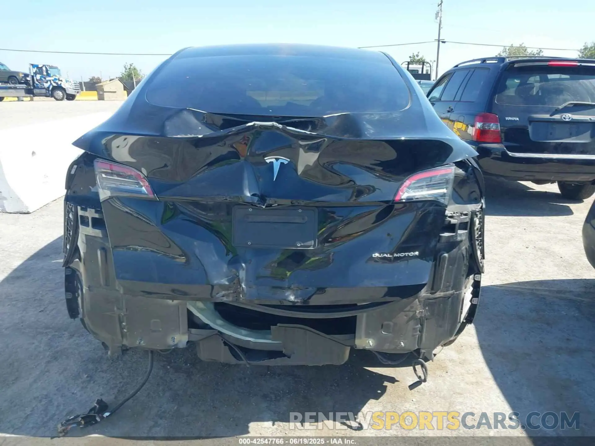 17 Фотография поврежденного автомобиля 5YJYGDEE4MF230965 TESLA MODEL Y 2021