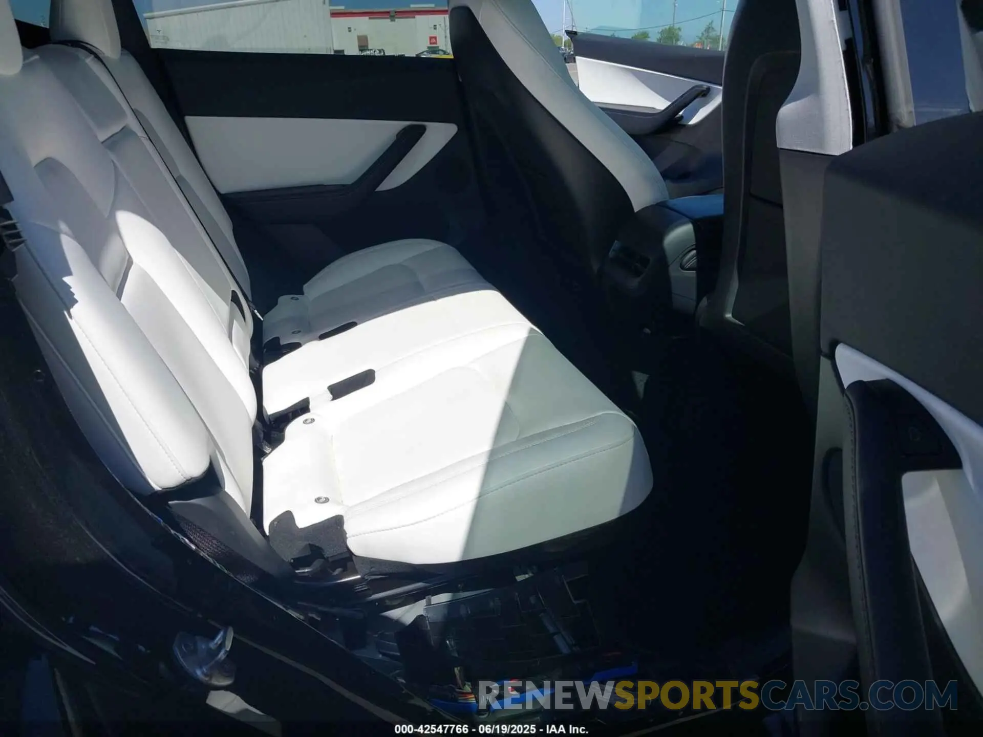 8 Фотография поврежденного автомобиля 5YJYGDEE4MF230965 TESLA MODEL Y 2021