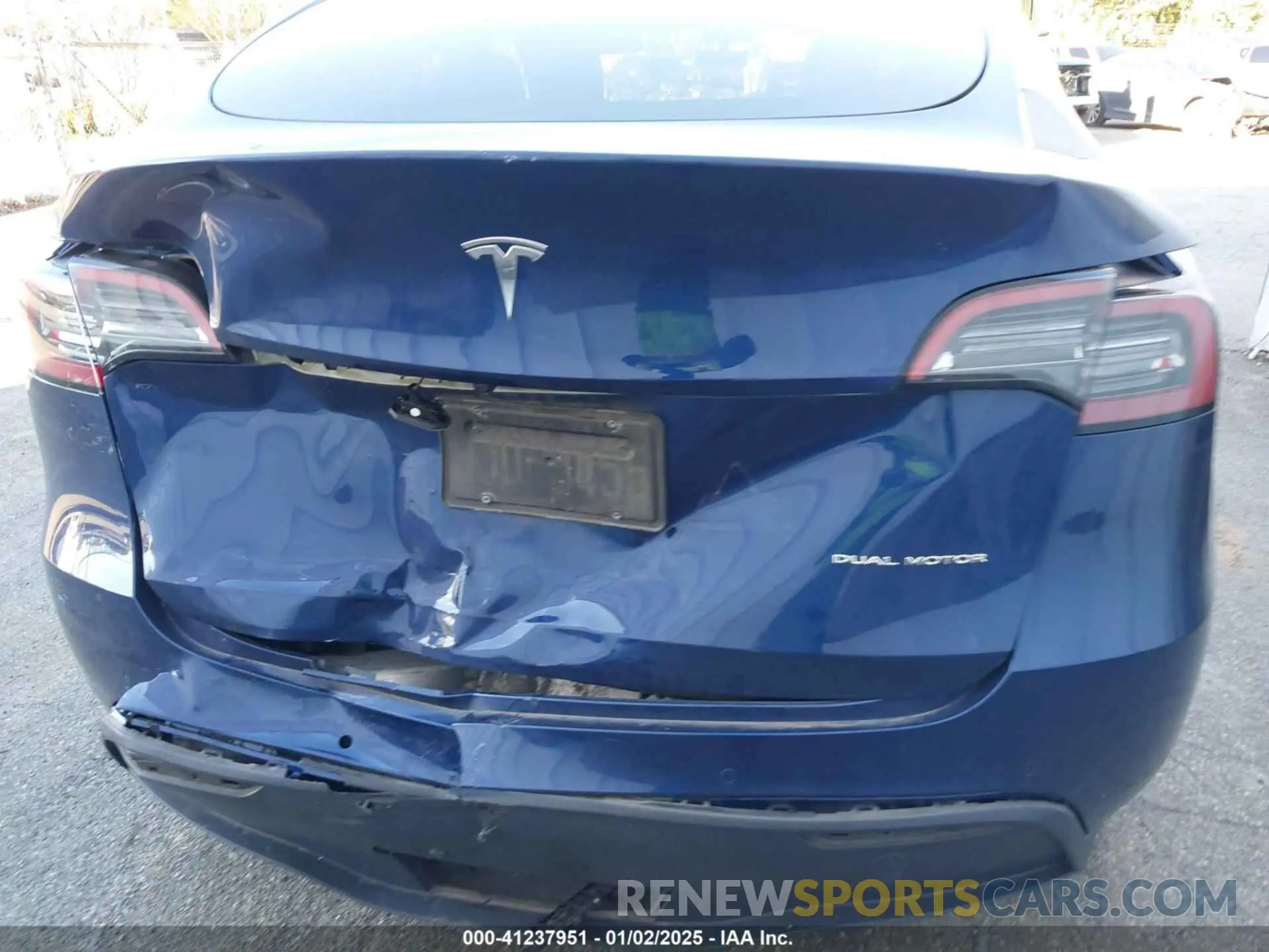 18 Photograph of a damaged car 5YJYGDEE4MF260922 TESLA MODEL Y 2021