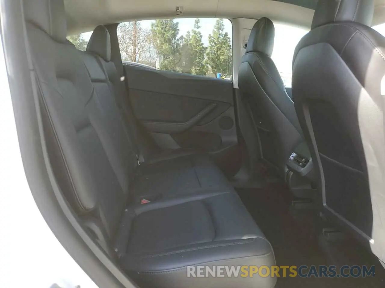 10 Photograph of a damaged car 5YJYGDEE4MF284783 TESLA MODEL Y 2021
