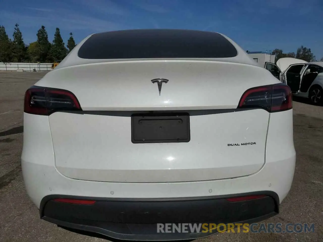 6 Photograph of a damaged car 5YJYGDEE4MF284783 TESLA MODEL Y 2021