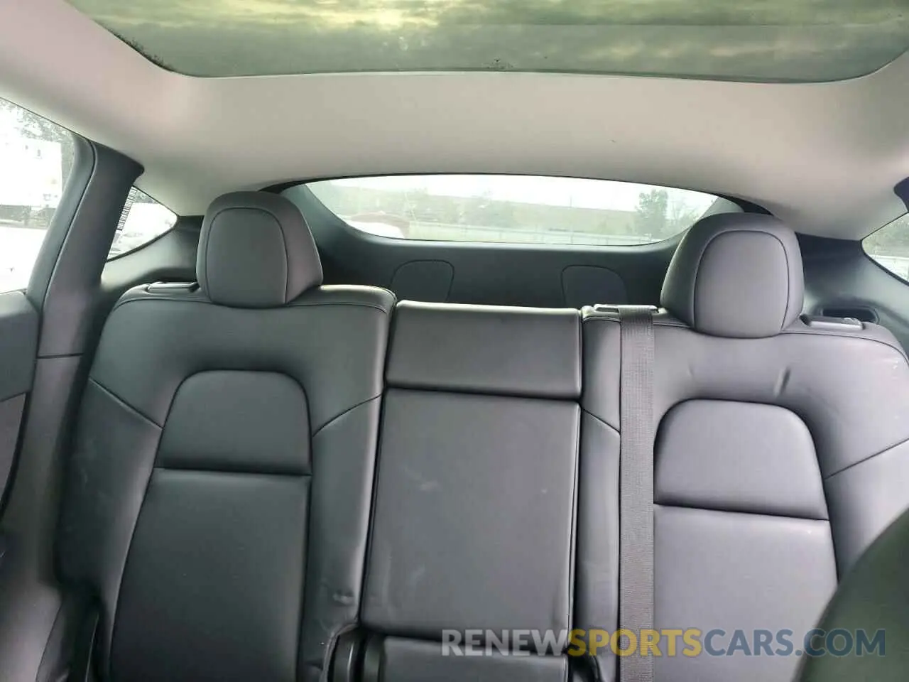 10 Photograph of a damaged car 5YJYGDEE4MF287327 TESLA MODEL Y 2021