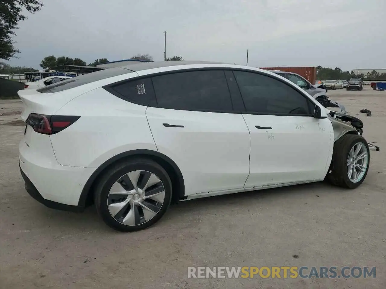 3 Photograph of a damaged car 5YJYGDEE4MF287327 TESLA MODEL Y 2021