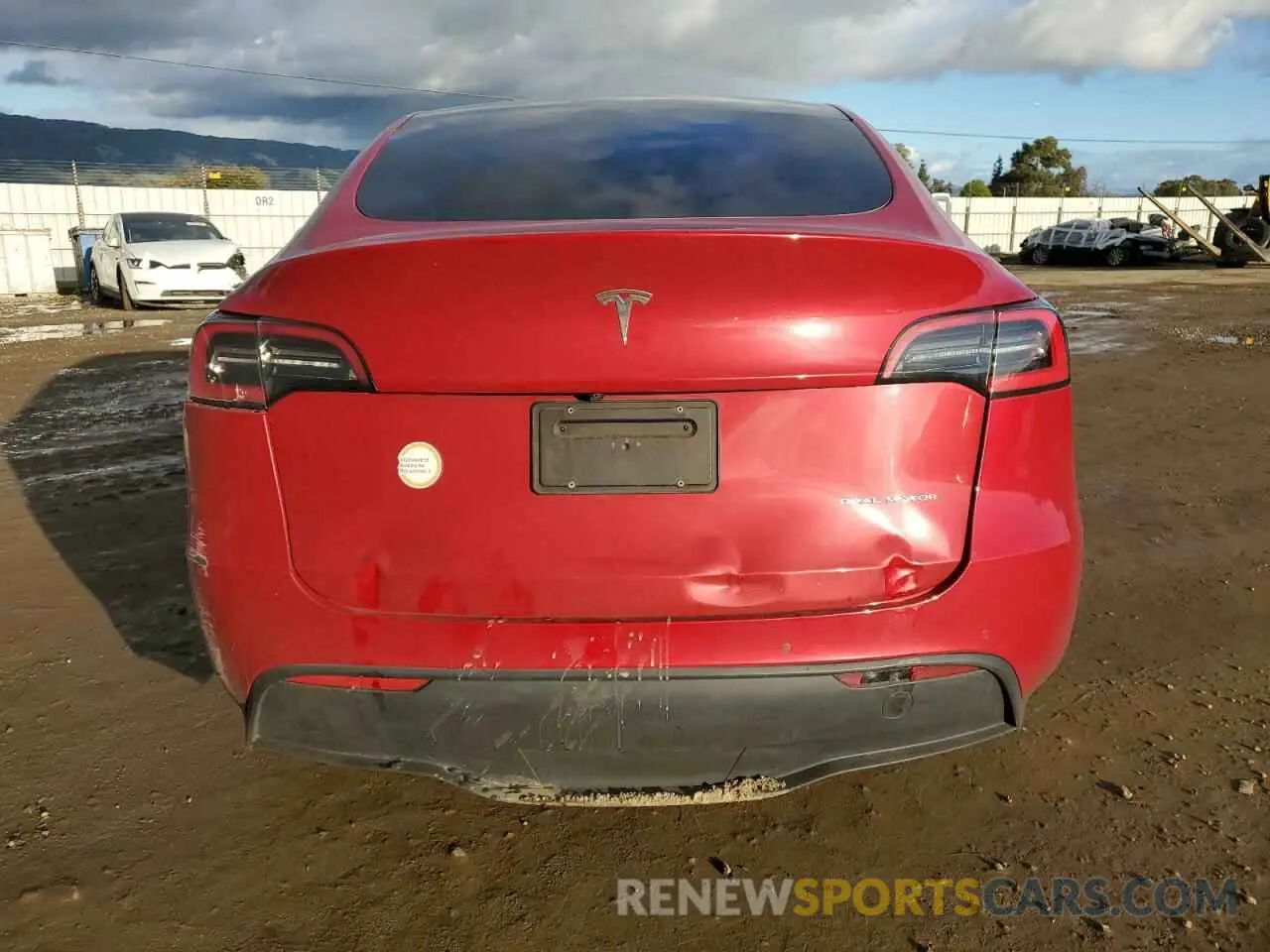 6 Photograph of a damaged car 5YJYGDEE5MF066612 TESLA MODEL Y 2021