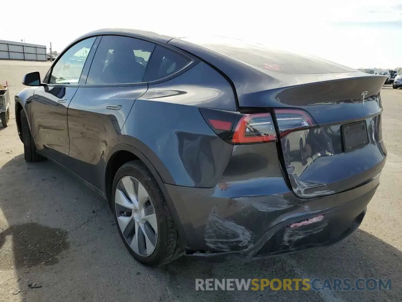 3 Photograph of a damaged car 5YJYGDEE5MF070076 TESLA MODEL Y 2021