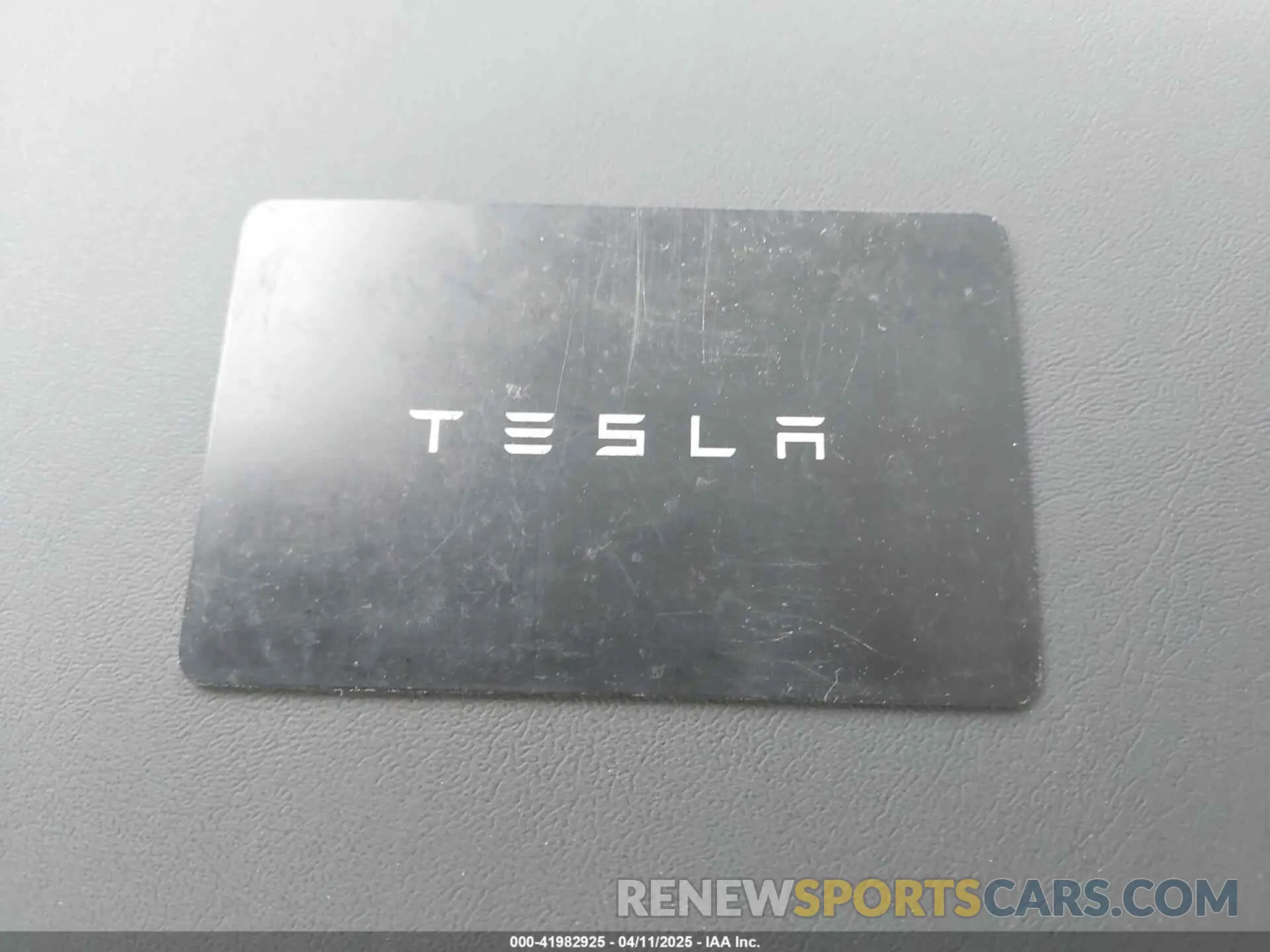 11 Photograph of a damaged car 5YJYGDEE5MF085032 TESLA MODEL Y 2021