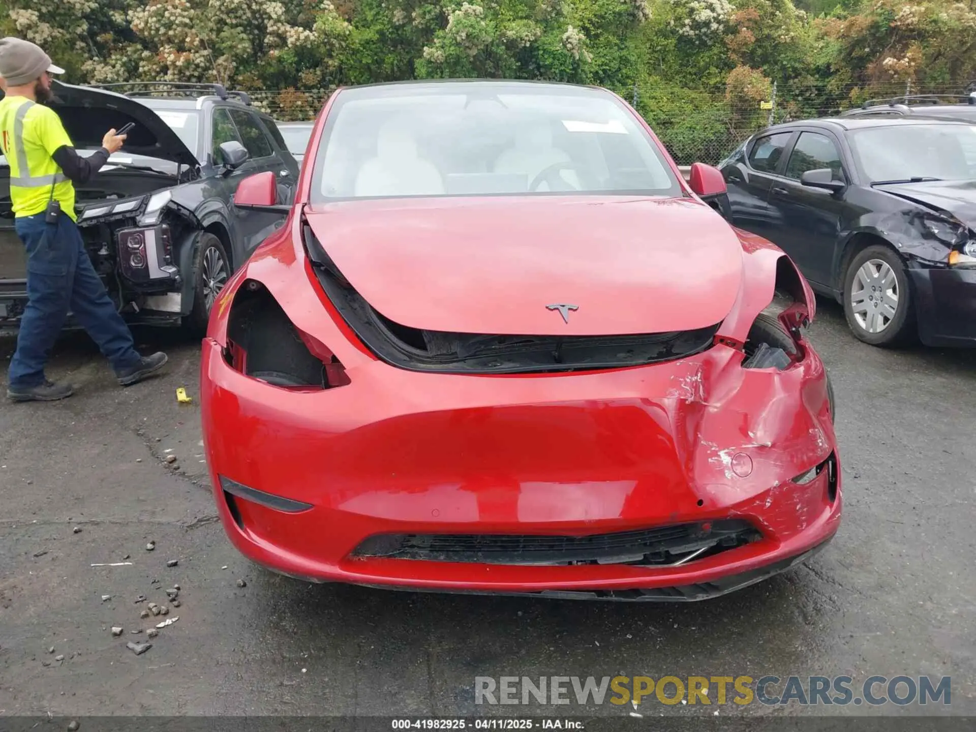 12 Photograph of a damaged car 5YJYGDEE5MF085032 TESLA MODEL Y 2021