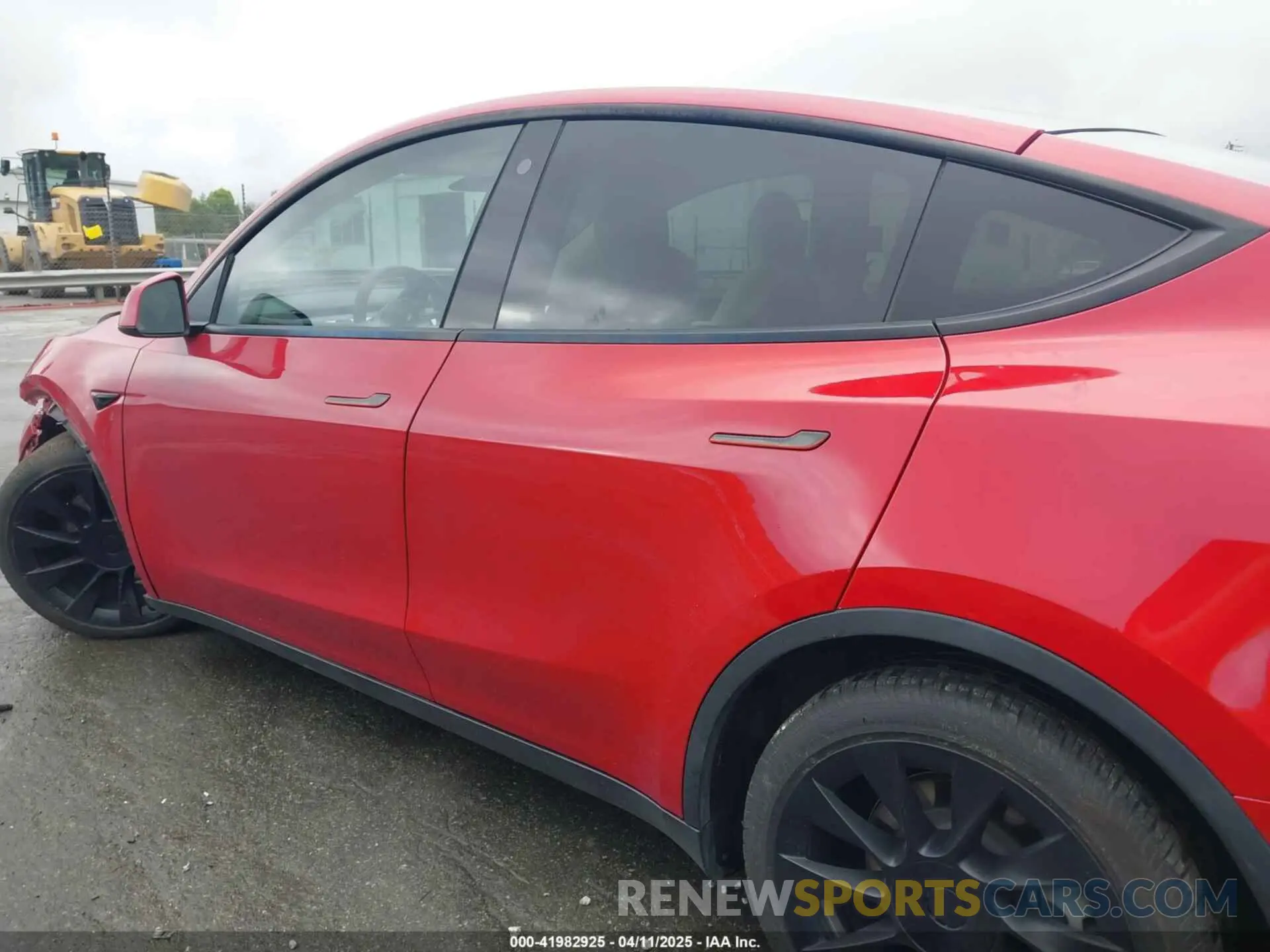 14 Photograph of a damaged car 5YJYGDEE5MF085032 TESLA MODEL Y 2021