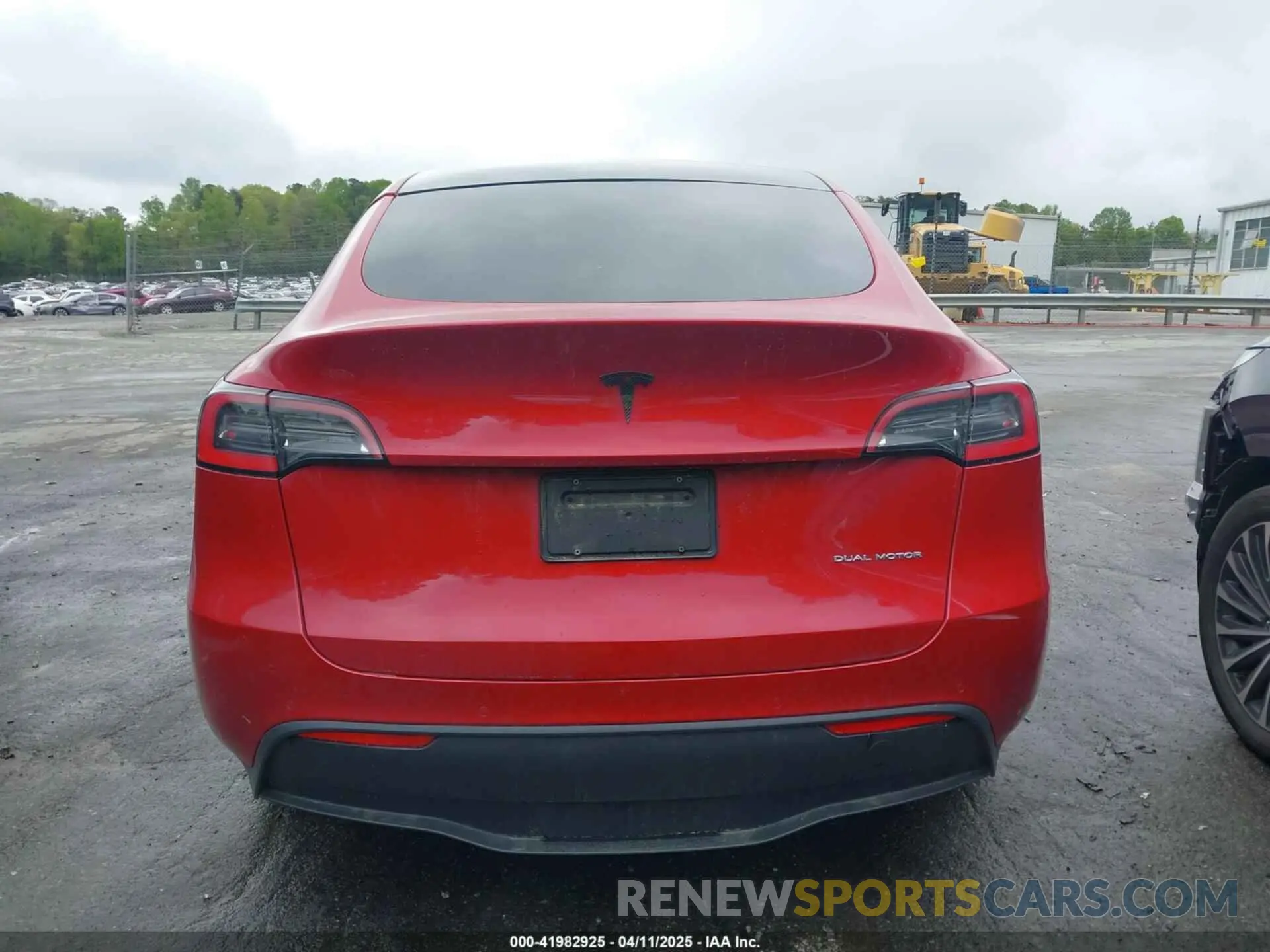 16 Photograph of a damaged car 5YJYGDEE5MF085032 TESLA MODEL Y 2021