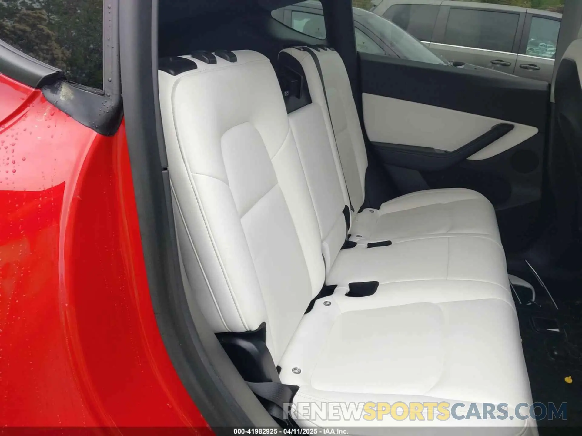 8 Photograph of a damaged car 5YJYGDEE5MF085032 TESLA MODEL Y 2021