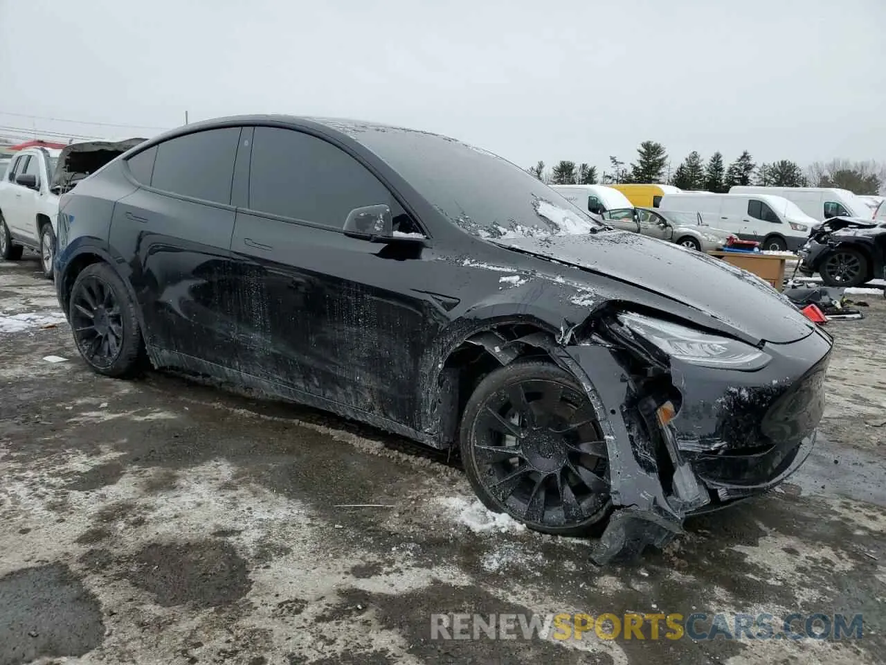 4 Photograph of a damaged car 5YJYGDEE5MF089601 TESLA MODEL Y 2021