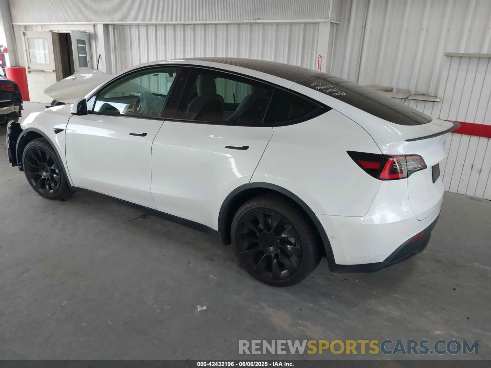 3 Photograph of a damaged car 5YJYGDEE5MF119695 TESLA MODEL Y 2021