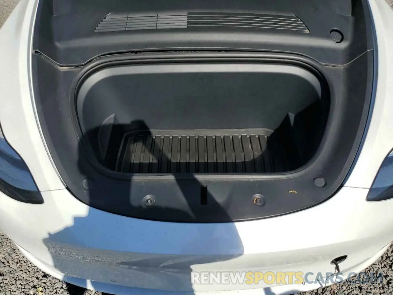 12 Photograph of a damaged car 5YJYGDEE5MF141440 TESLA MODEL Y 2021