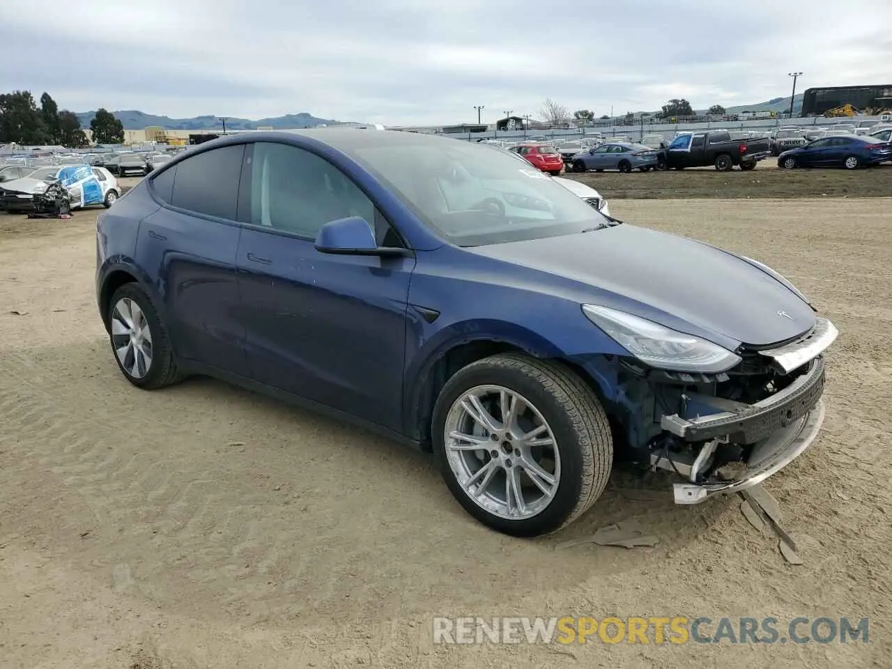 4 Photograph of a damaged car 5YJYGDEE5MF149487 TESLA MODEL Y 2021