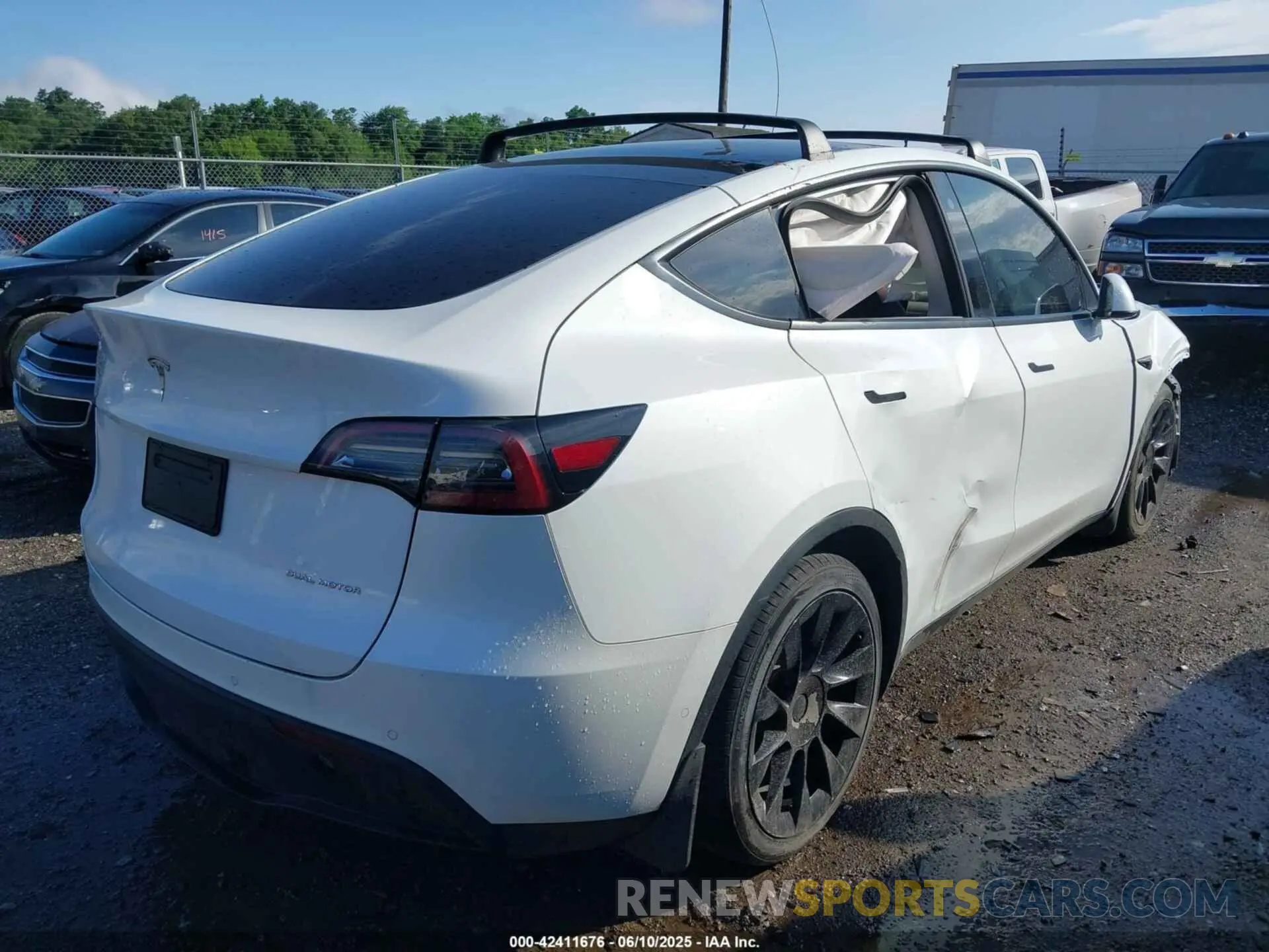 4 Фотография поврежденного автомобиля 5YJYGDEE5MF184000 TESLA MODEL Y 2021