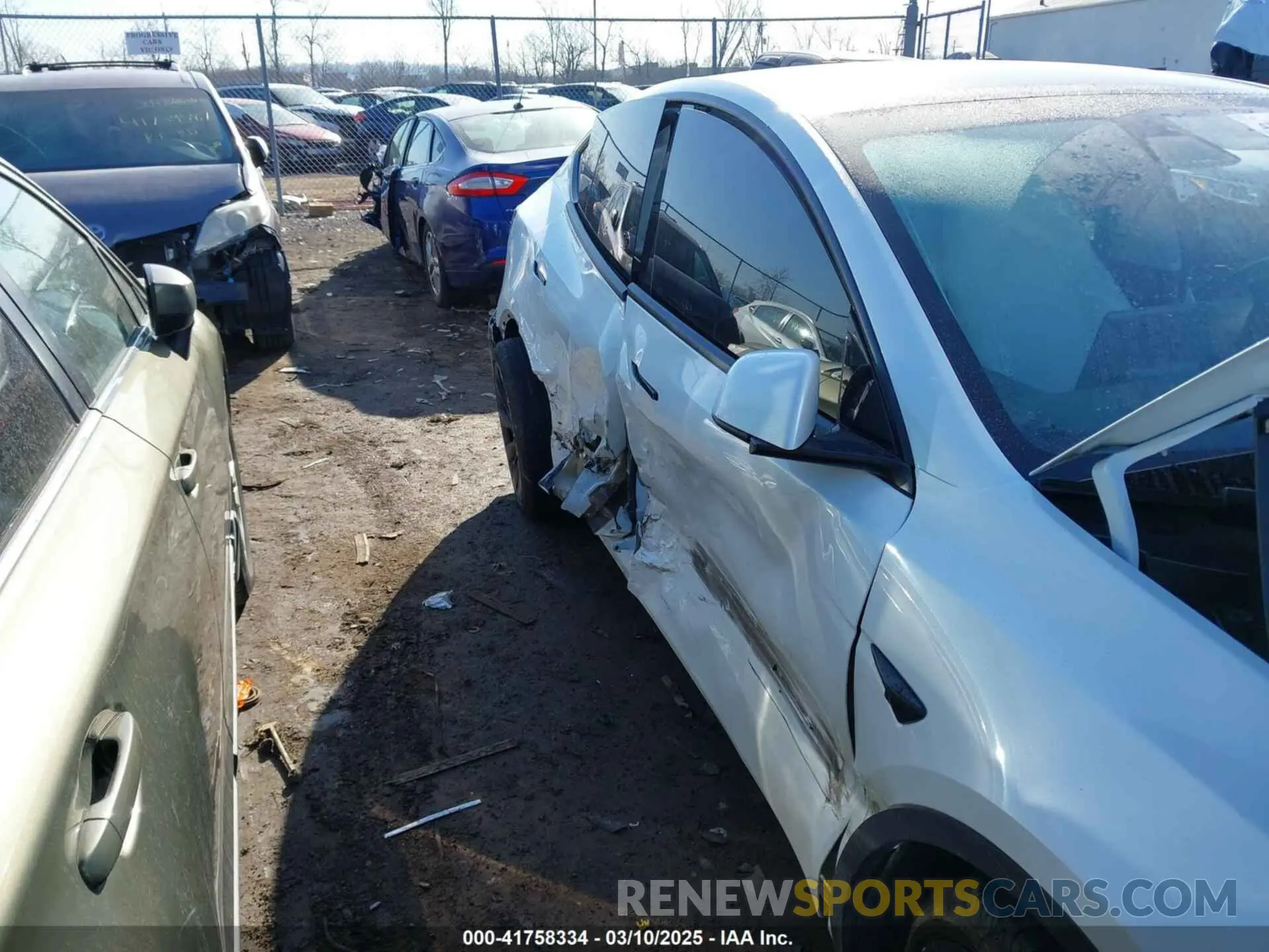 6 Photograph of a damaged car 5YJYGDEE5MF203175 TESLA MODEL Y 2021