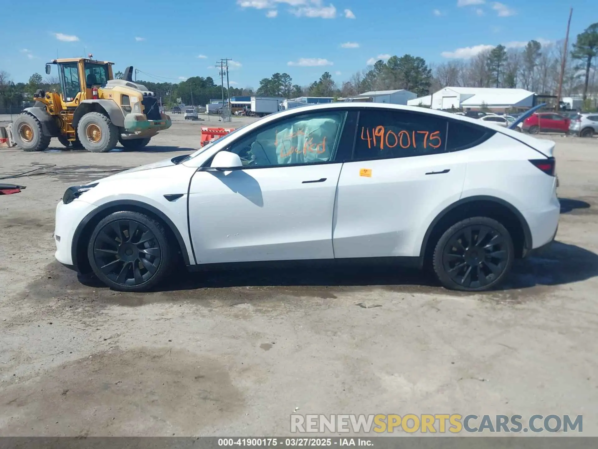 13 Photograph of a damaged car 5YJYGDEE5MF232790 TESLA MODEL Y 2021