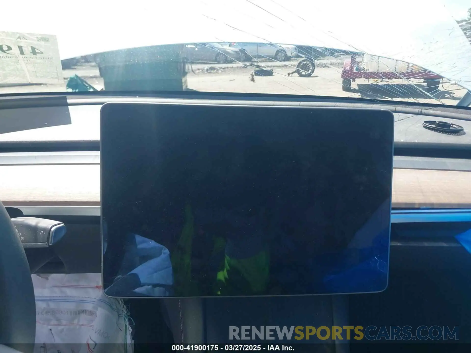 17 Photograph of a damaged car 5YJYGDEE5MF232790 TESLA MODEL Y 2021