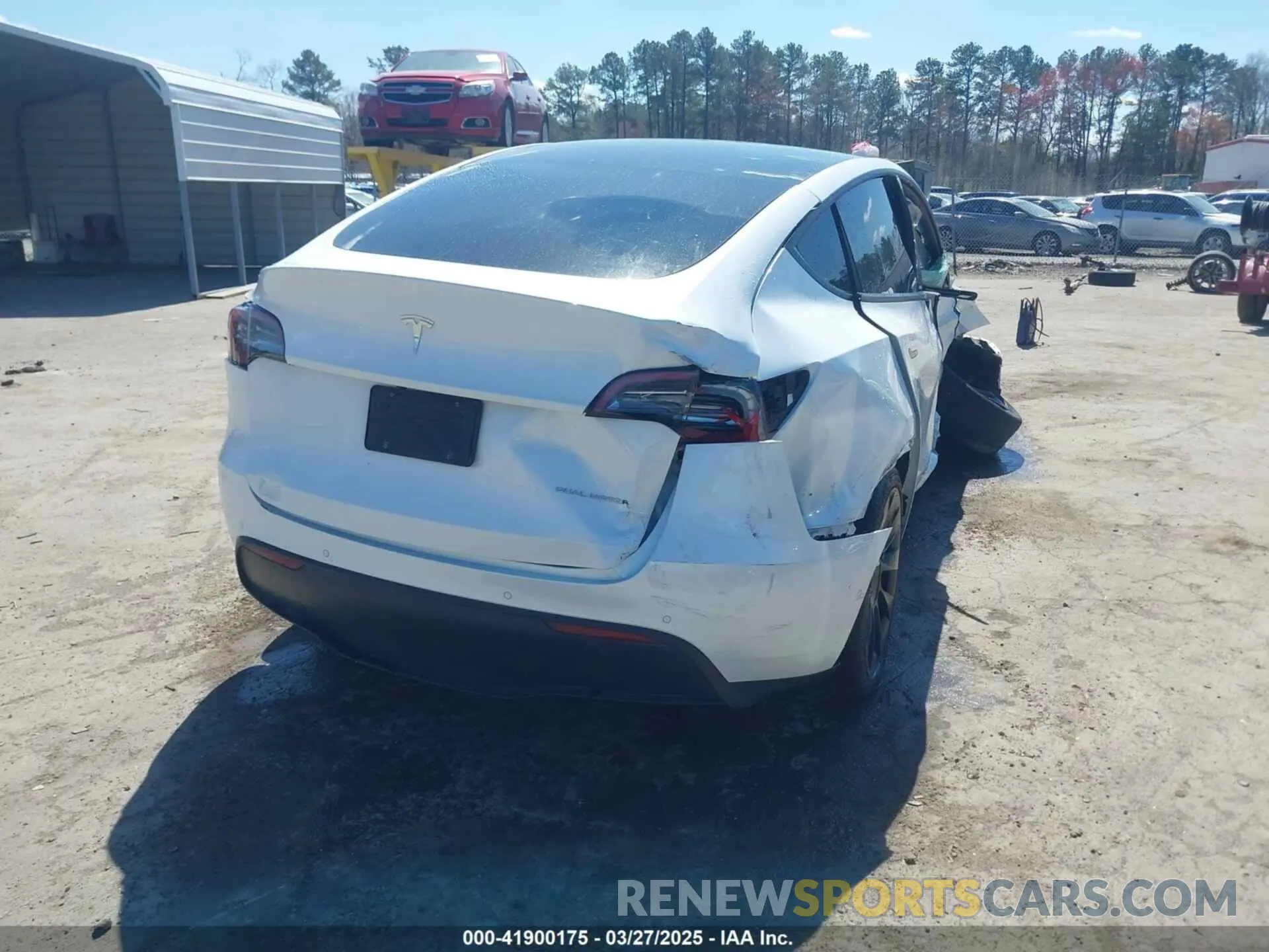 4 Photograph of a damaged car 5YJYGDEE5MF232790 TESLA MODEL Y 2021