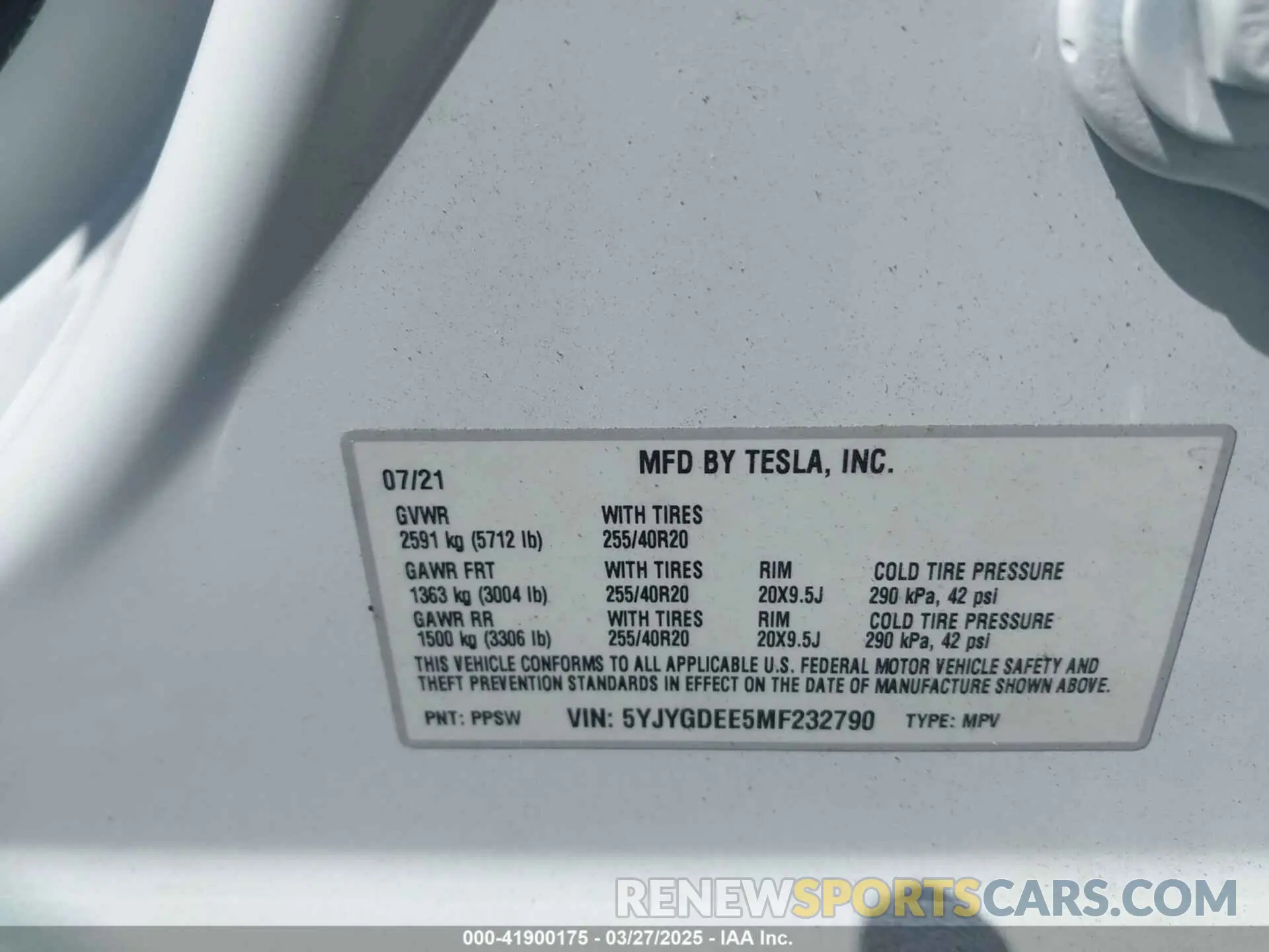 9 Photograph of a damaged car 5YJYGDEE5MF232790 TESLA MODEL Y 2021