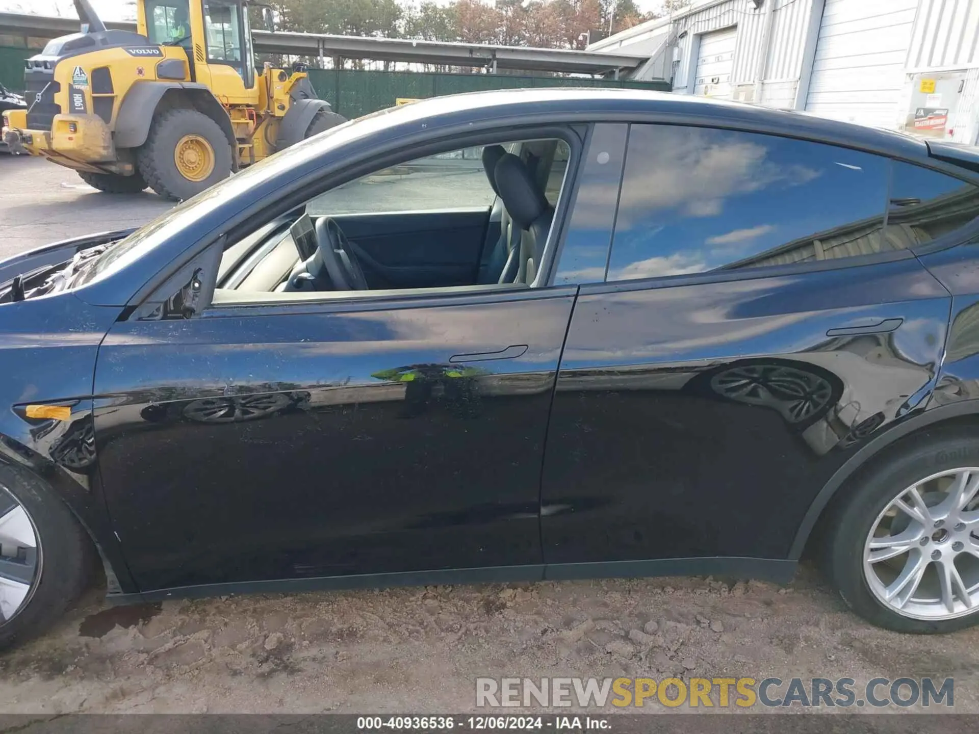 14 Photograph of a damaged car 5YJYGDEE5MF232837 TESLA MODEL Y 2021