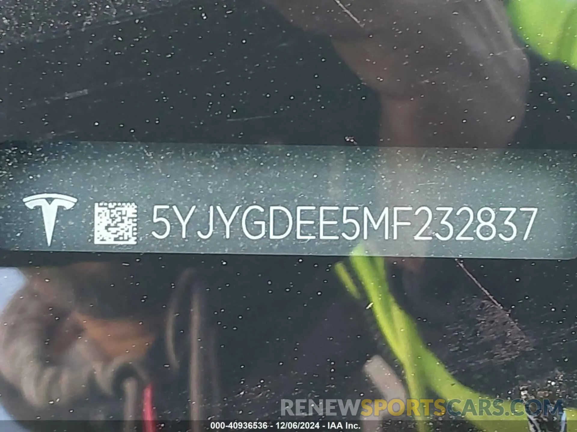 19 Photograph of a damaged car 5YJYGDEE5MF232837 TESLA MODEL Y 2021