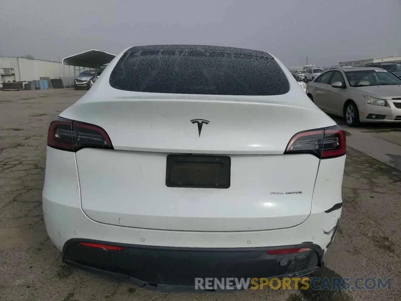 6 Photograph of a damaged car 5YJYGDEE5MF304619 TESLA MODEL Y 2021