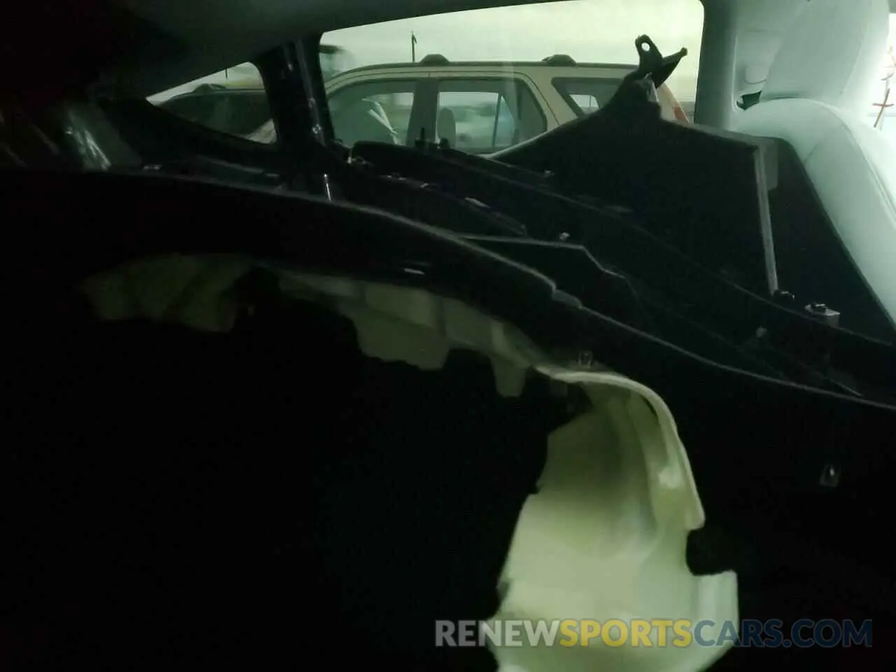 10 Photograph of a damaged car 5YJYGDEE6MF073925 TESLA MODEL Y 2021