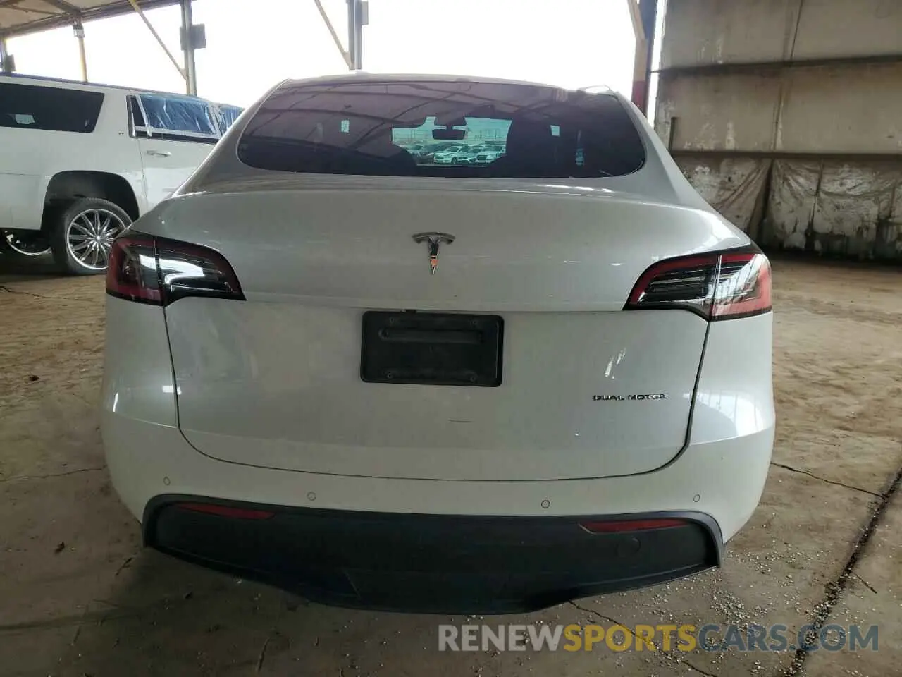 6 Photograph of a damaged car 5YJYGDEE6MF075819 TESLA MODEL Y 2021