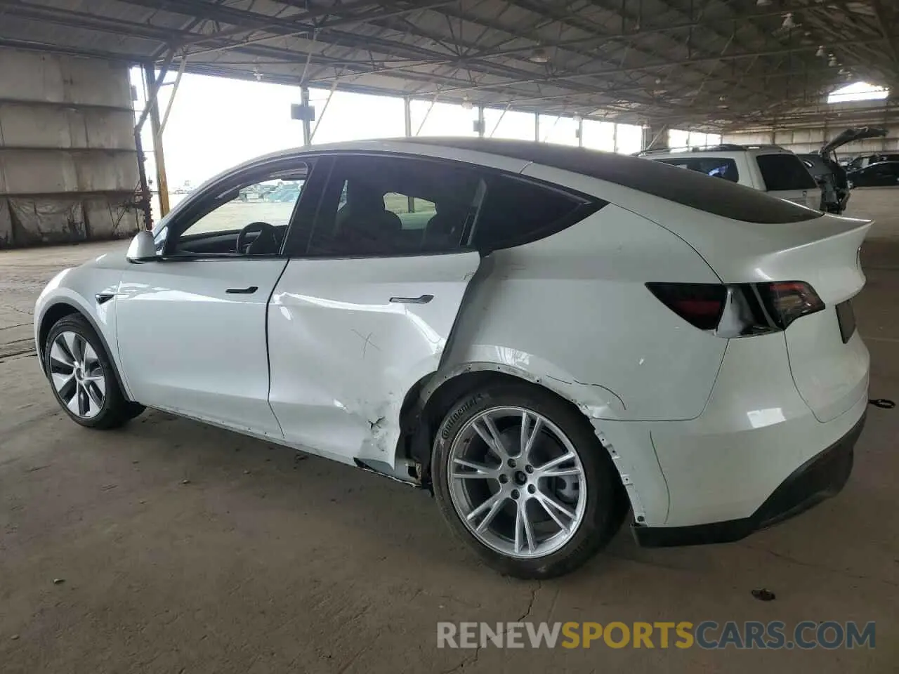 2 Photograph of a damaged car 5YJYGDEE6MF085766 TESLA MODEL Y 2021