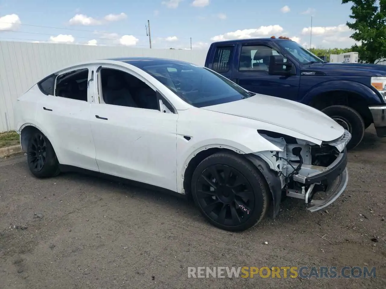 4 Photograph of a damaged car 5YJYGDEE6MF087033 TESLA MODEL Y 2021