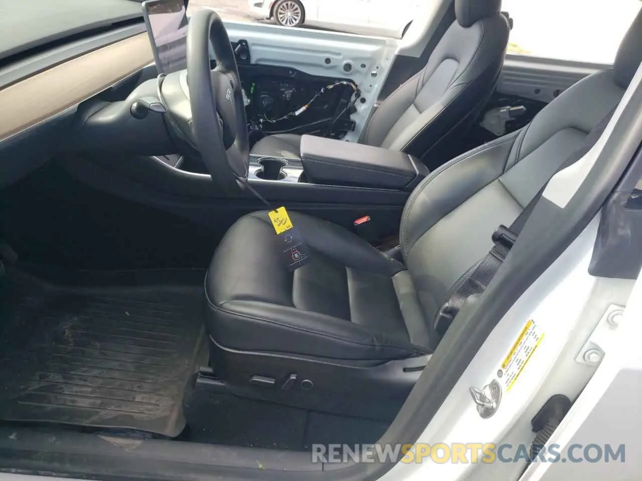 7 Photograph of a damaged car 5YJYGDEE6MF087033 TESLA MODEL Y 2021