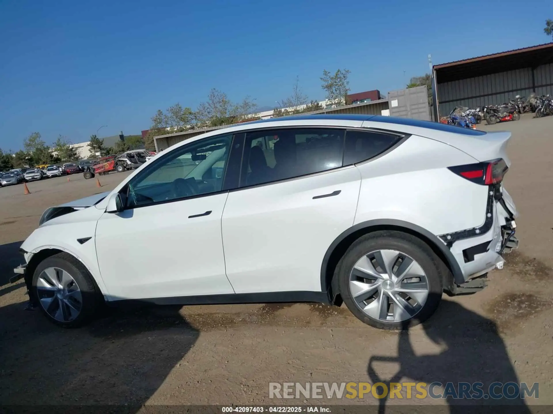 14 Photograph of a damaged car 5YJYGDEE6MF094788 TESLA MODEL Y 2021