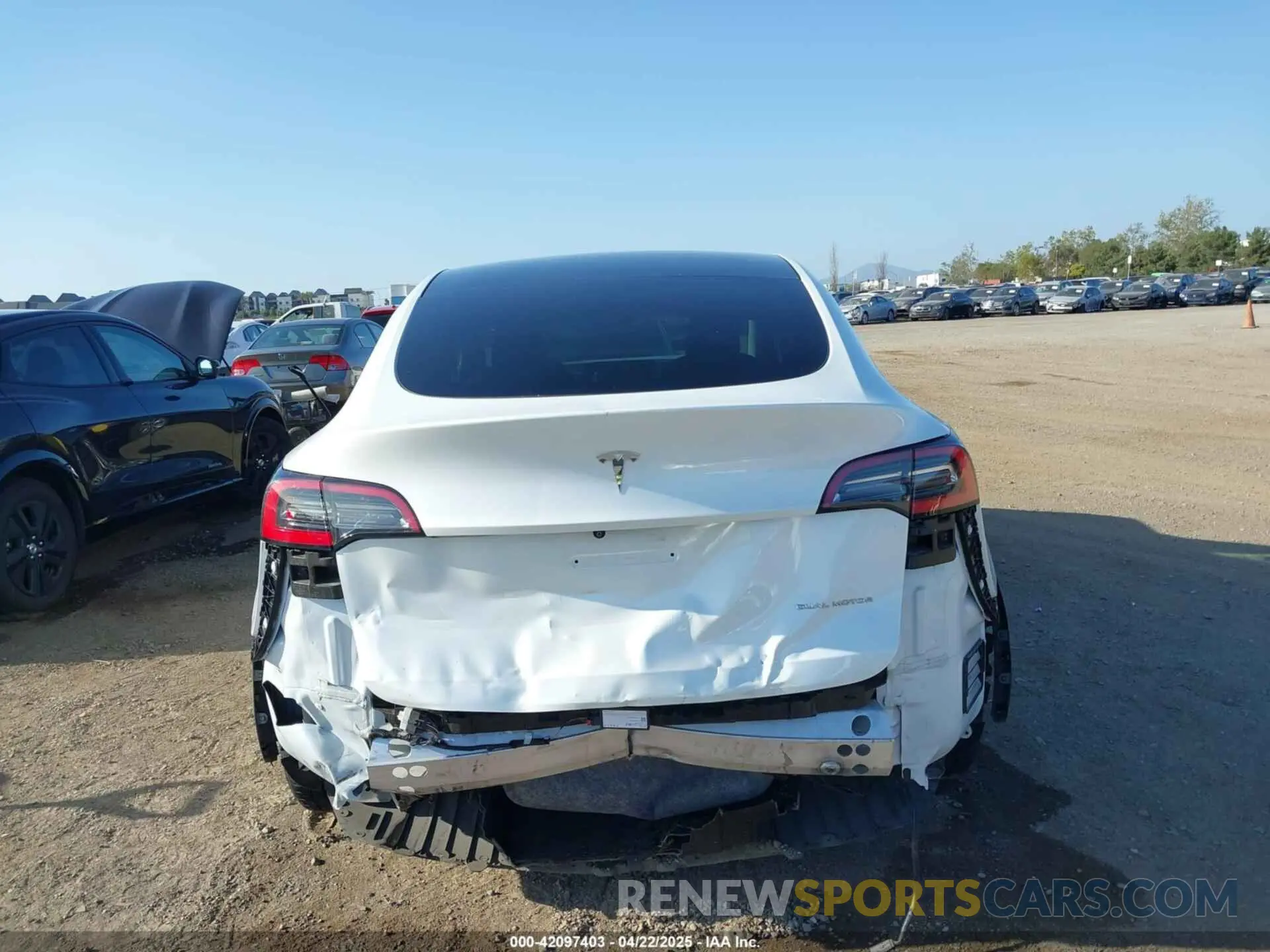 16 Photograph of a damaged car 5YJYGDEE6MF094788 TESLA MODEL Y 2021