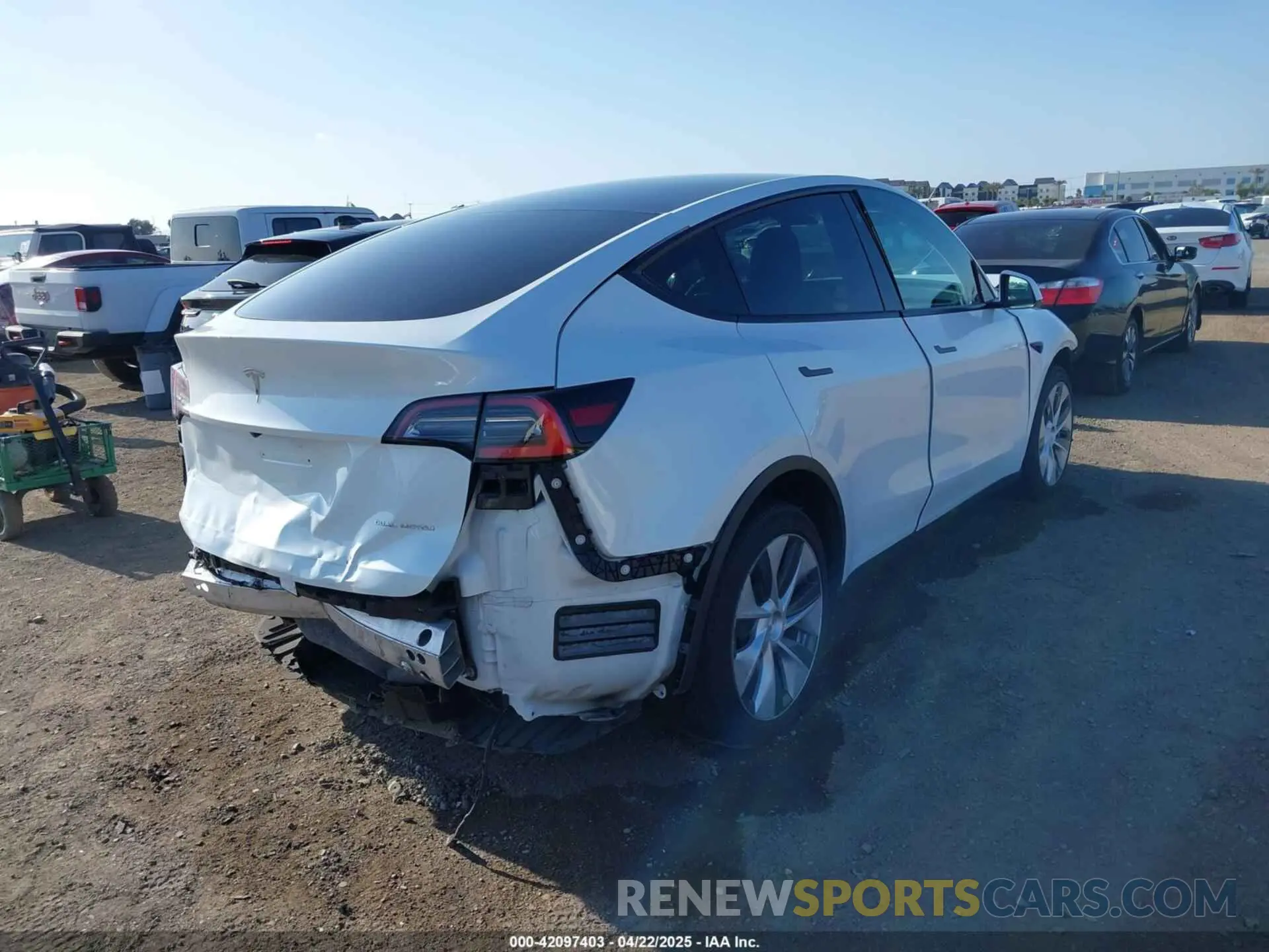 4 Photograph of a damaged car 5YJYGDEE6MF094788 TESLA MODEL Y 2021