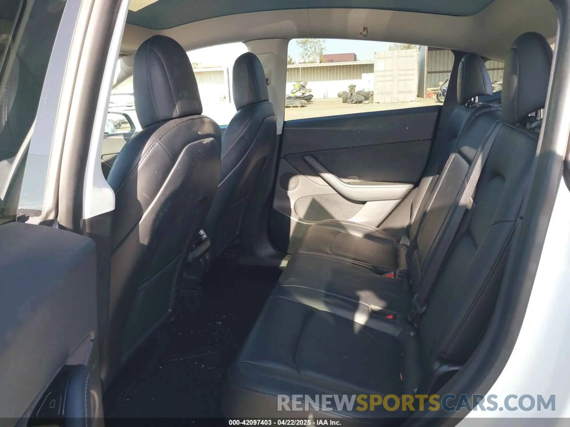 8 Photograph of a damaged car 5YJYGDEE6MF094788 TESLA MODEL Y 2021