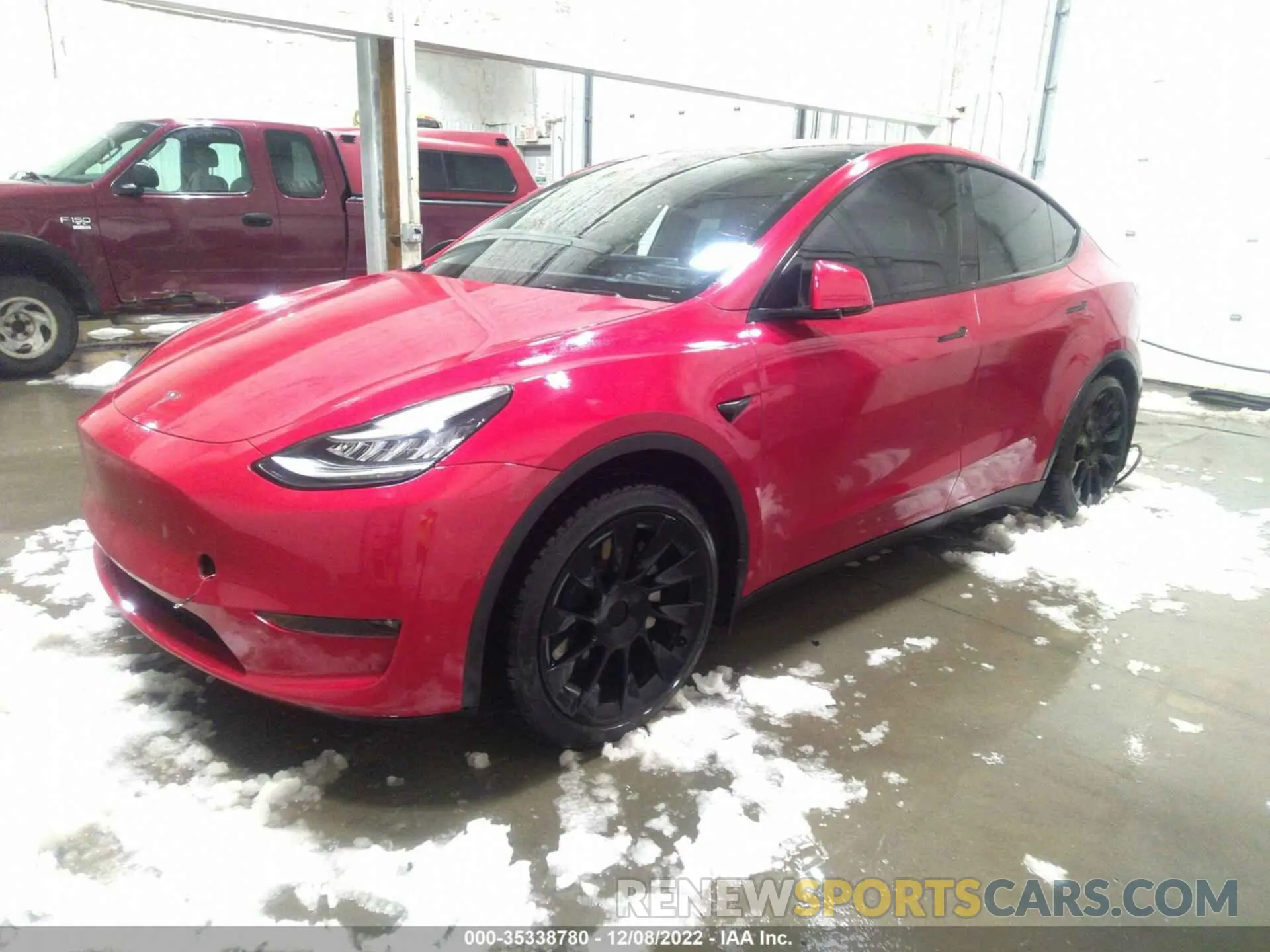 2 Photograph of a damaged car 5YJYGDEE6MF102341 TESLA MODEL Y 2021