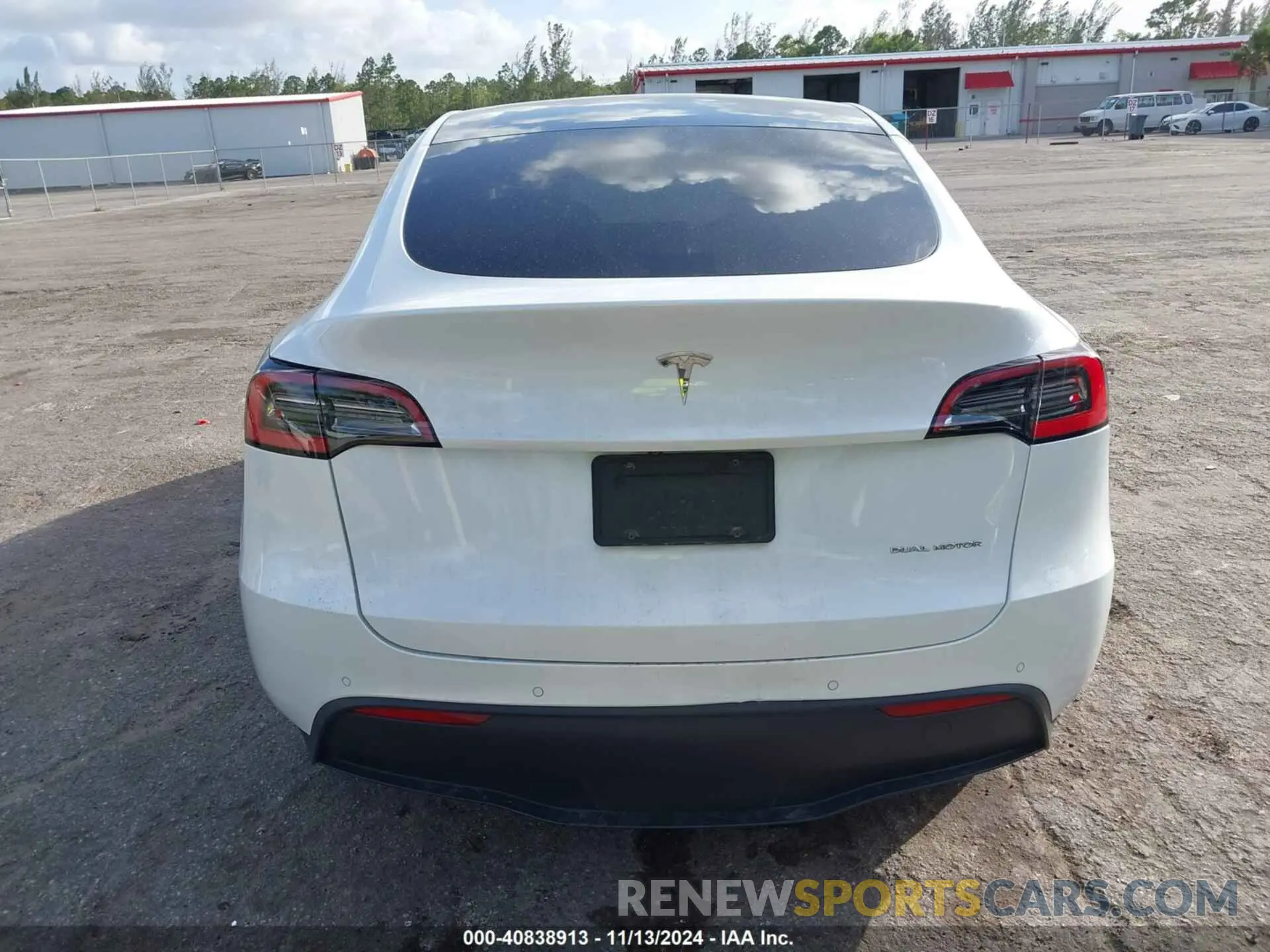 16 Photograph of a damaged car 5YJYGDEE6MF102873 TESLA MODEL Y 2021