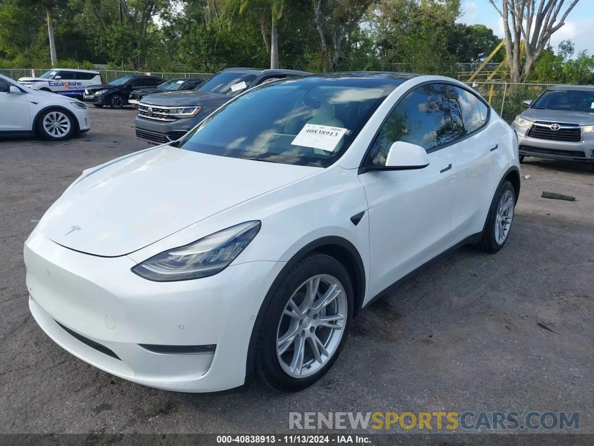 2 Photograph of a damaged car 5YJYGDEE6MF102873 TESLA MODEL Y 2021